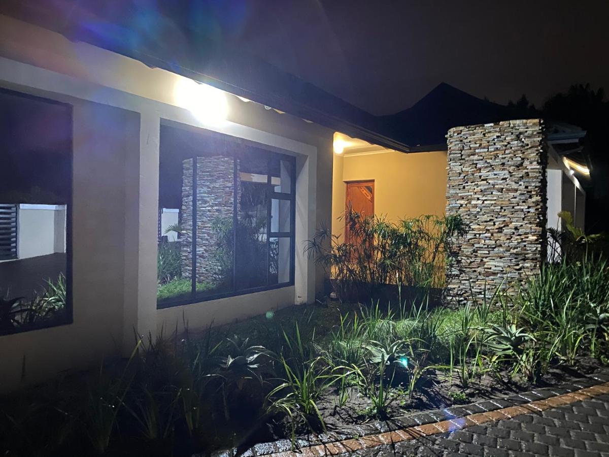iMpongo Royal Lodge - B&B