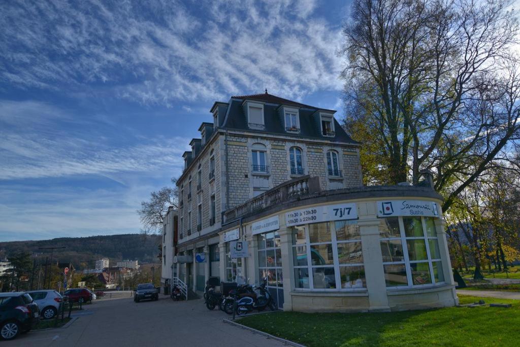 B&B Besanzone - Appartment Les Suites Du Parc - Bed and Breakfast Besanzone