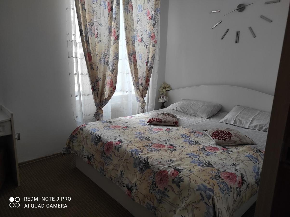 Двокімнатна квартира в центрі міста - B&B