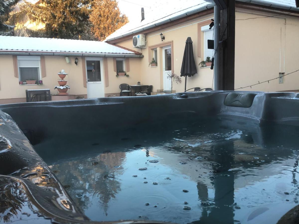 A bástya árnyéka - B&B Eger