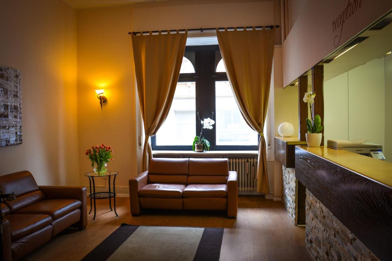 B&B Wiesbaden - Hotel am Landeshaus - Bed and Breakfast Wiesbaden