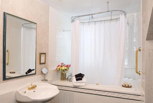 Chambre Lit Queen-Size avec Baignoire Spa
