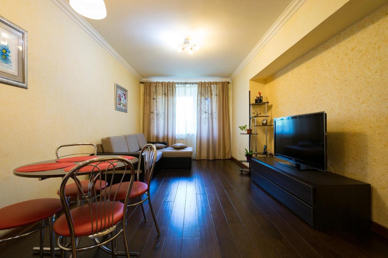 B&B Alma-Ata - Nadezhda Apartment on Dostyk street 89 - Bed and Breakfast Alma-Ata