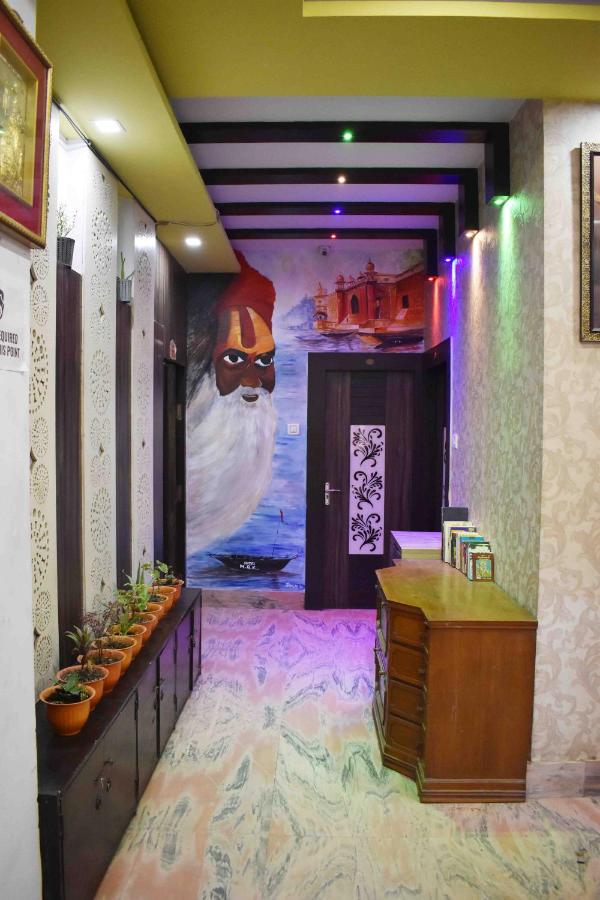 B&B Varanasi - Hotel Mrk - Bed and Breakfast Varanasi