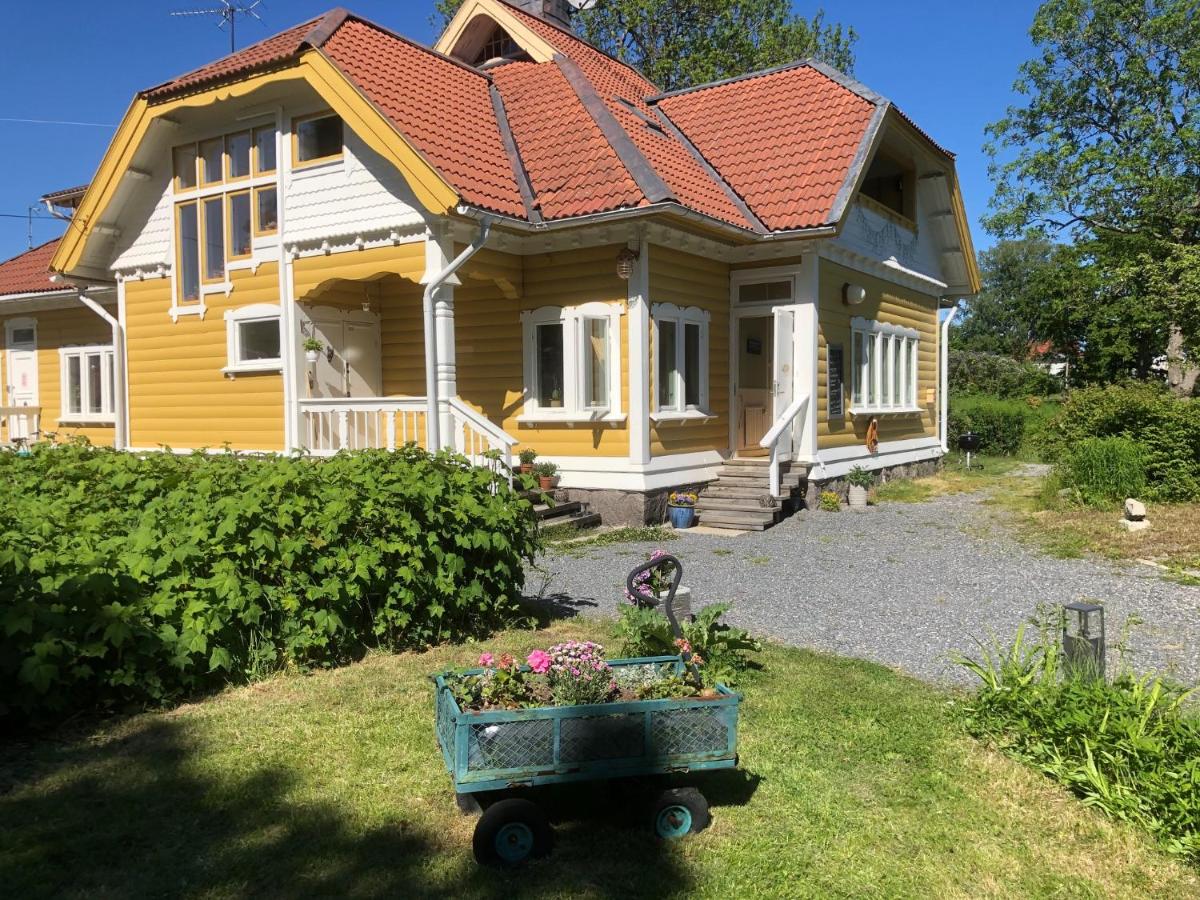 Pensionat Kanalvillan - B&B