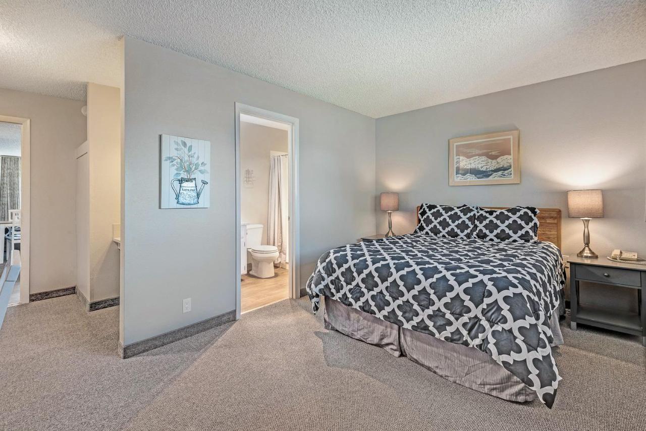 Riverview Condo with Balcony - Pet Friendly