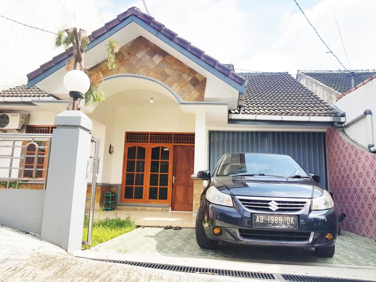 Happy Sleep Homestay Jogja - Ferienwohnung