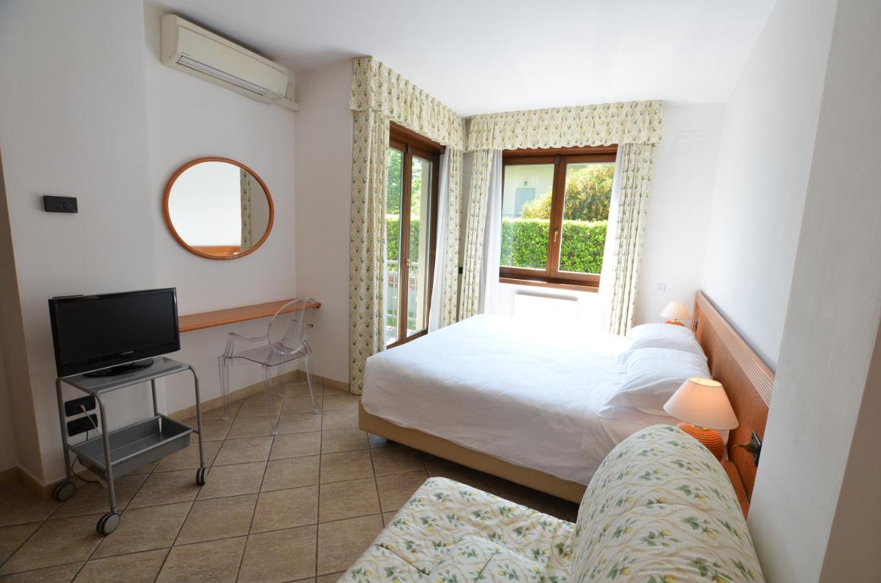 One-Bedroom Apartment with Balcony