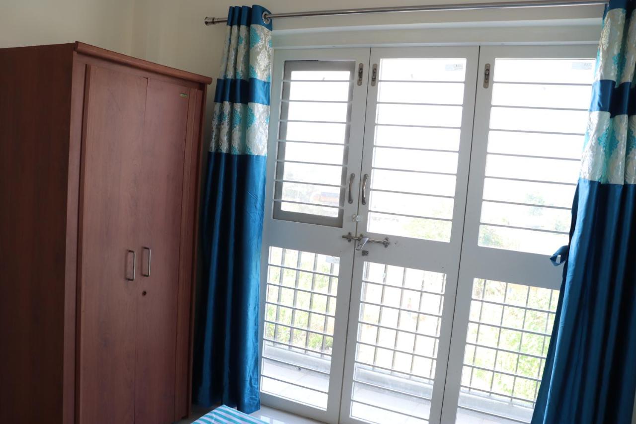 Double Room with Private External Bathroom