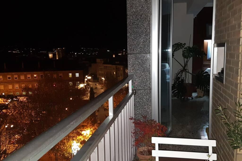 Amplio y luminoso piso en el centro de Ourense - B&B Ourense