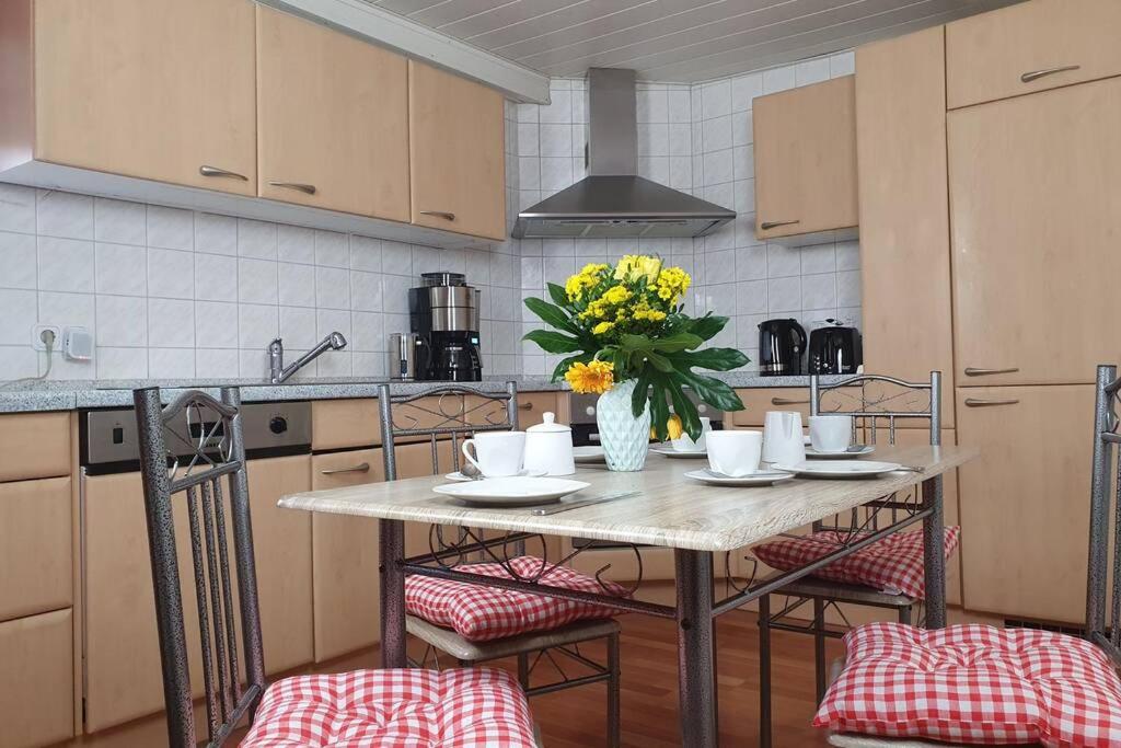 B&B Gleiberg - Stadtb,BurgGleiberg,Whirlpool,2xBad,3ZimmerNetflix - Bed and Breakfast Gleiberg