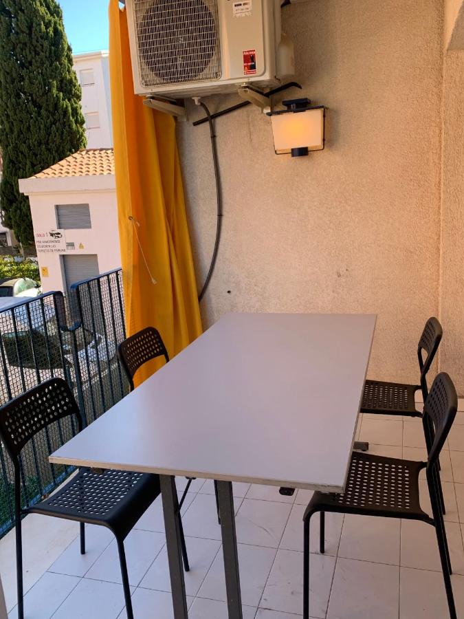 COSTA DAURADA APARTAMENTS - Blau Mari - Bed and Breakfast Salou