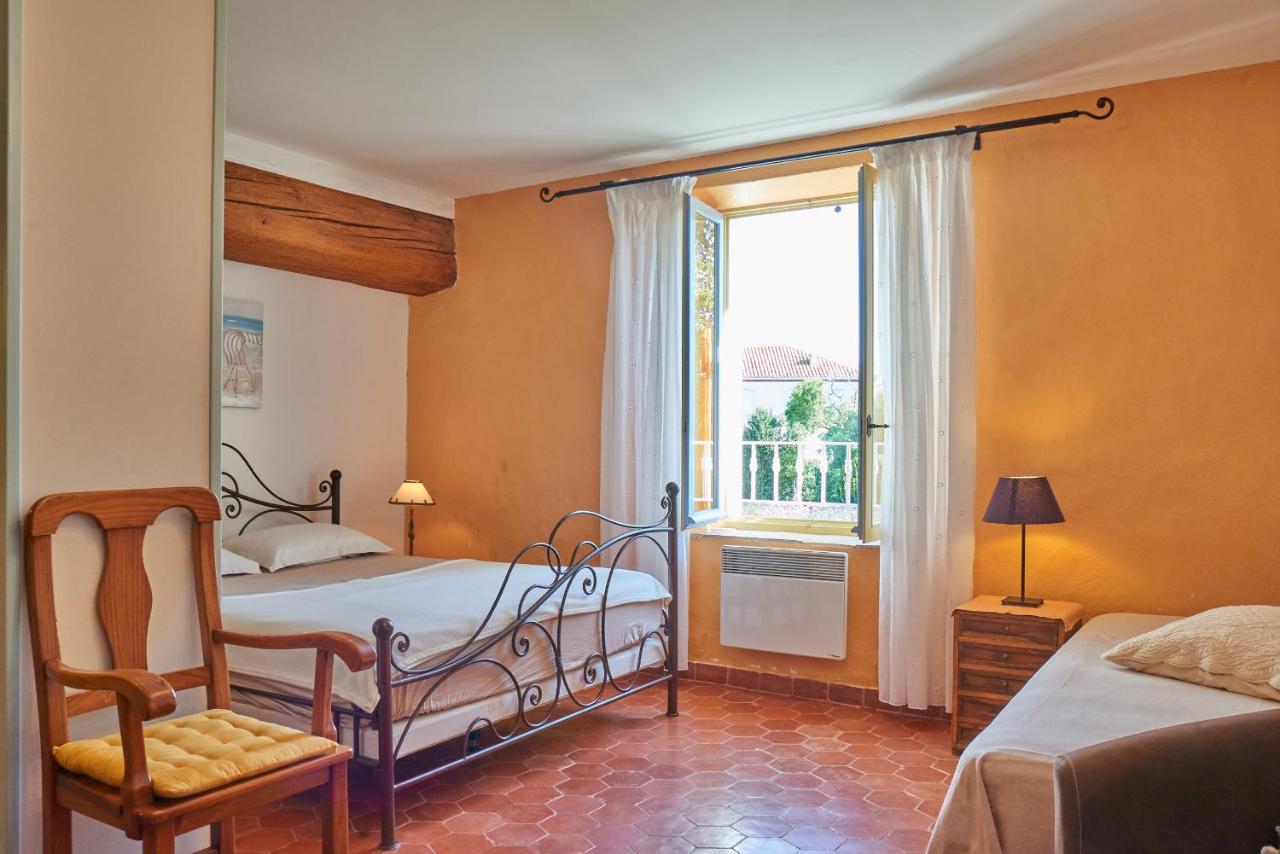 Studio (3 Adults)