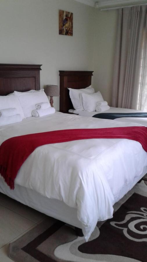 B&B Mthatha - Vinolux Guest House - Bed and Breakfast Mthatha