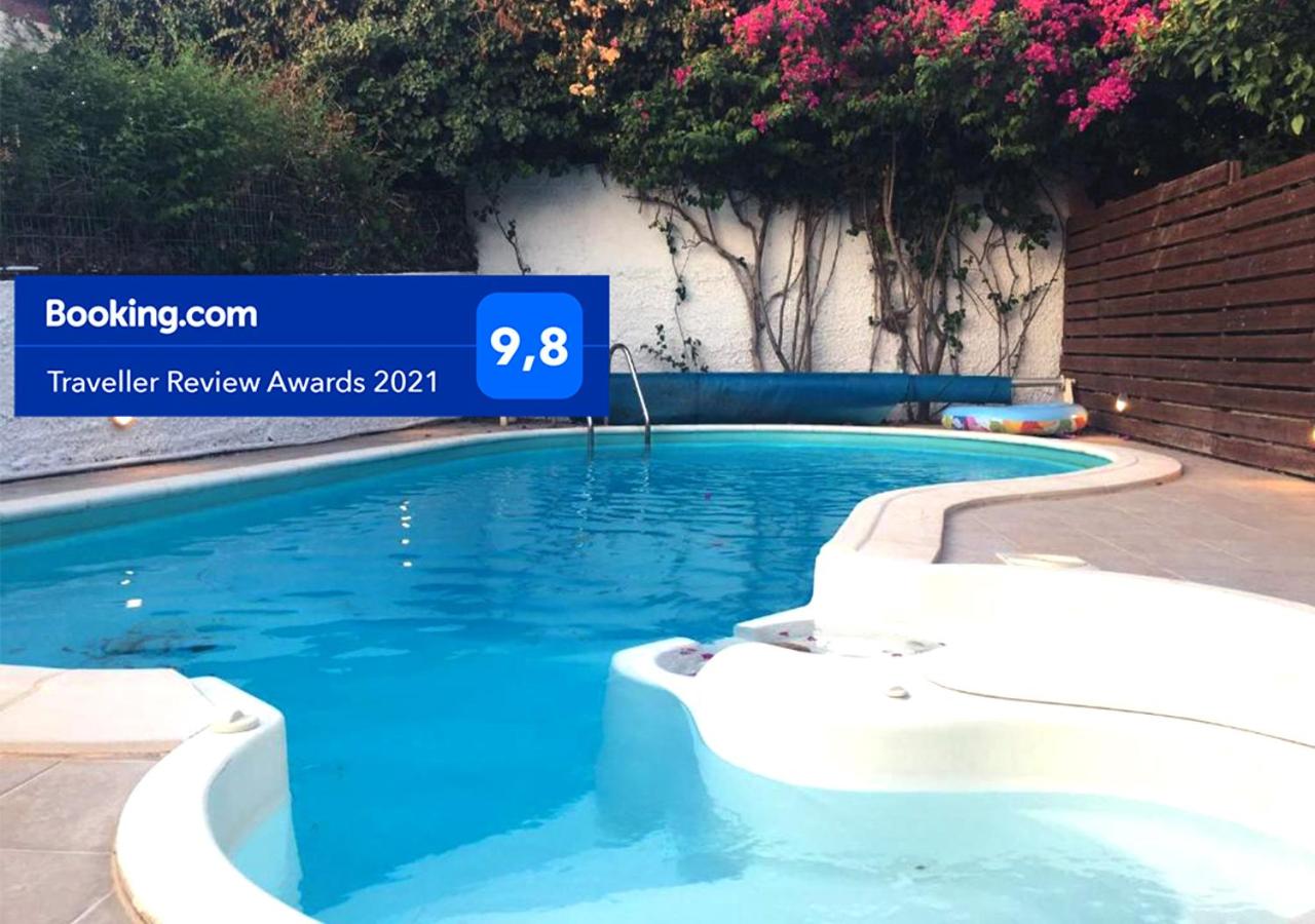 B&B Saronida - Villa Christina with private pool in Saronida, near stunning beaches, Athens airport & Sounio - Bed and Breakfast Saronida