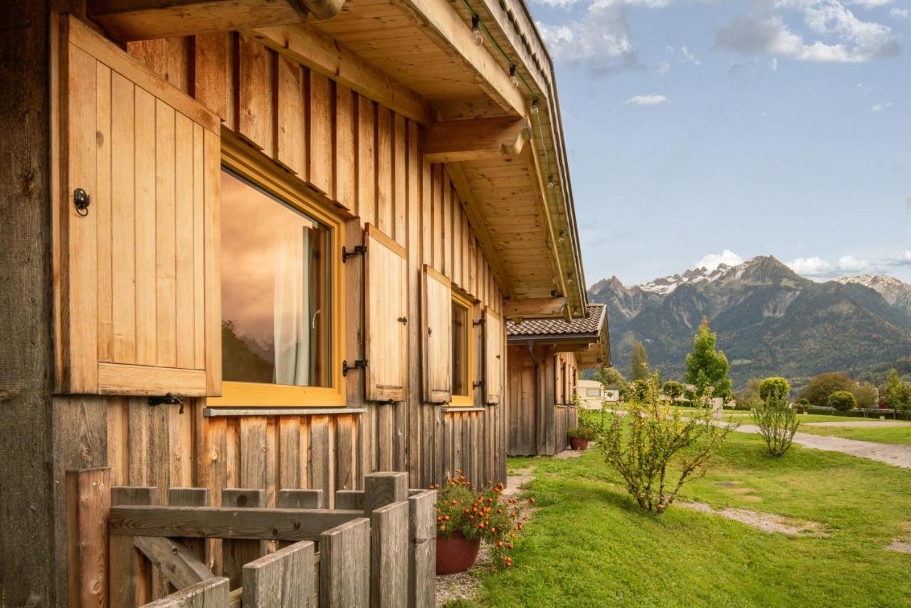 Mountain-Chalets Sonnenberg - Bed and Breakfast Nüziders