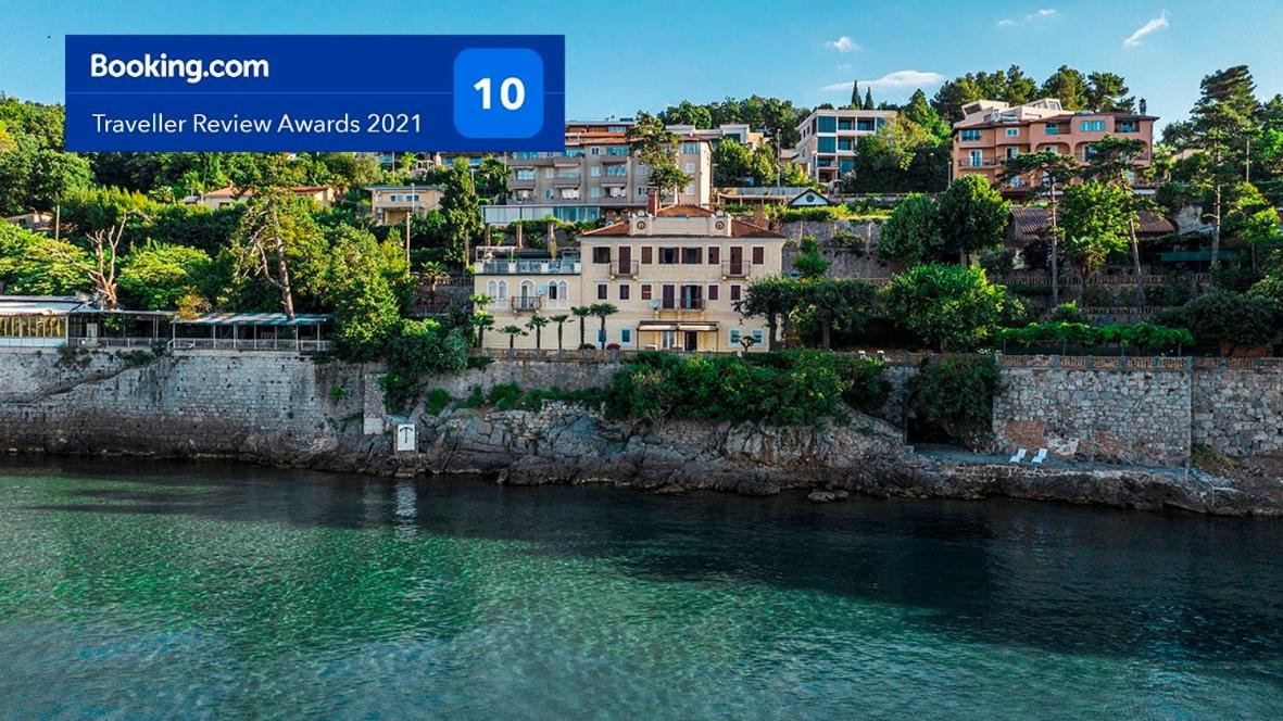 Seaside Apartment Volosko on the beach - B&B