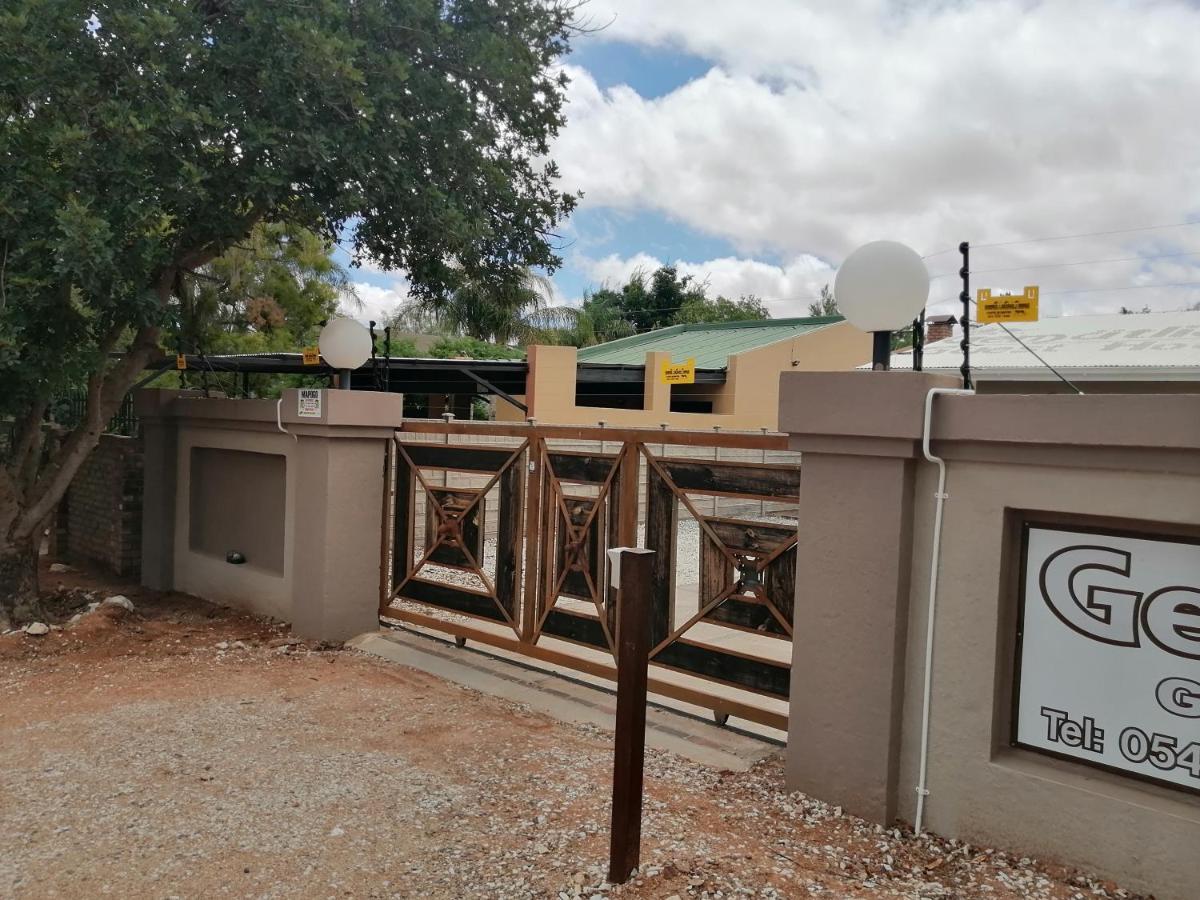 Gemutlich Guesthouse - B&B Upington
