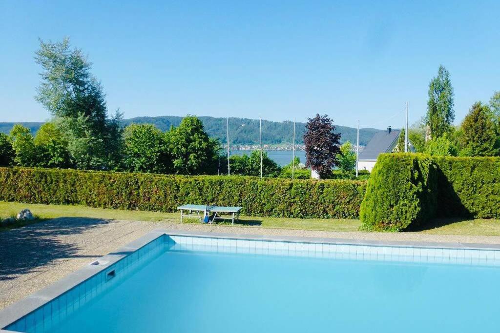 Die Seeblume - Ferienwohnung mit Pool und Seeblick - B&B