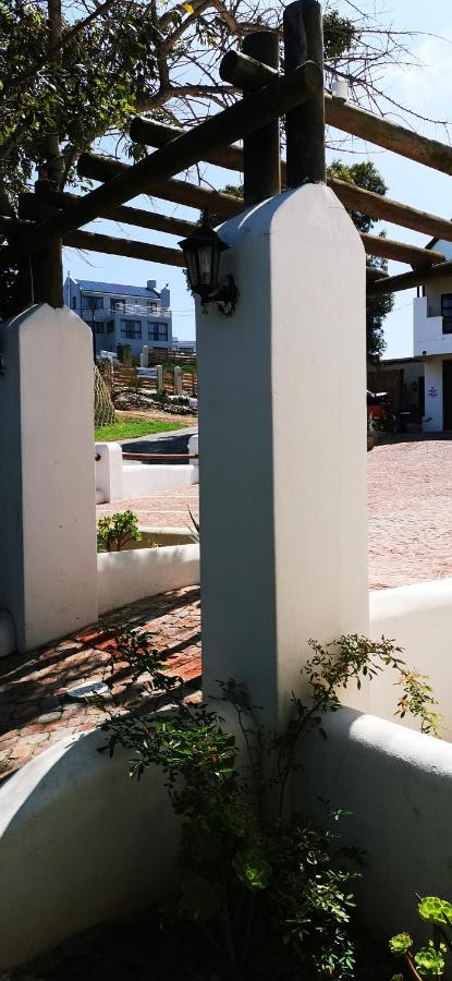 River View Cottage - at the Breede - Load-shedding Free - B&B