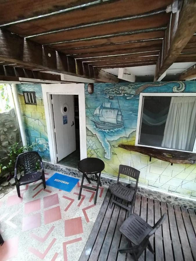 Hospedaje Pirata Express - Bed and Breakfast