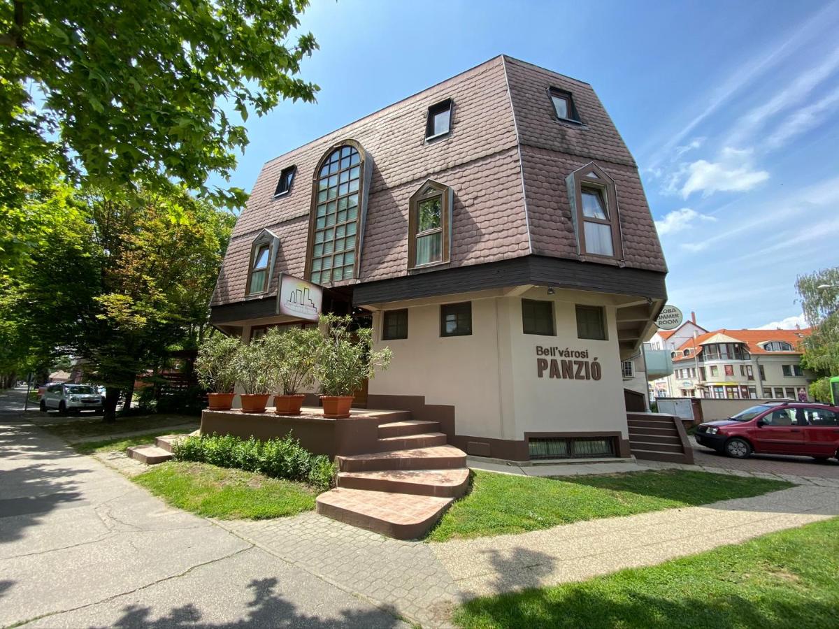 B&B Siófok - Belvárosi Panzió - Bed and Breakfast Siófok