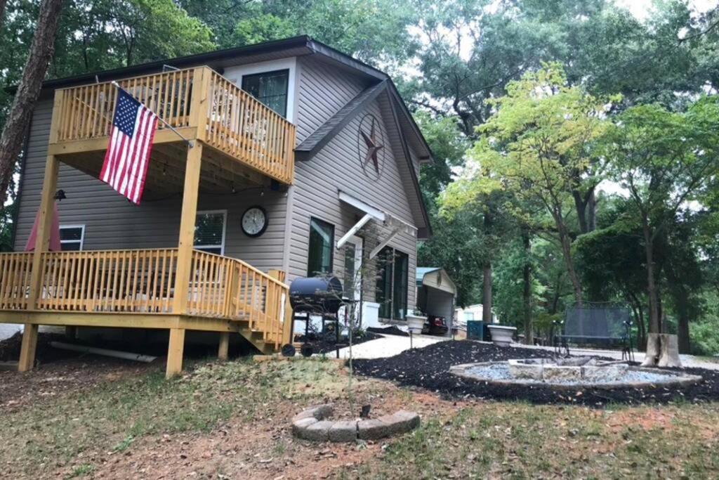 3-BDR Direct Waterfront Cottage - Bed and Breakfast