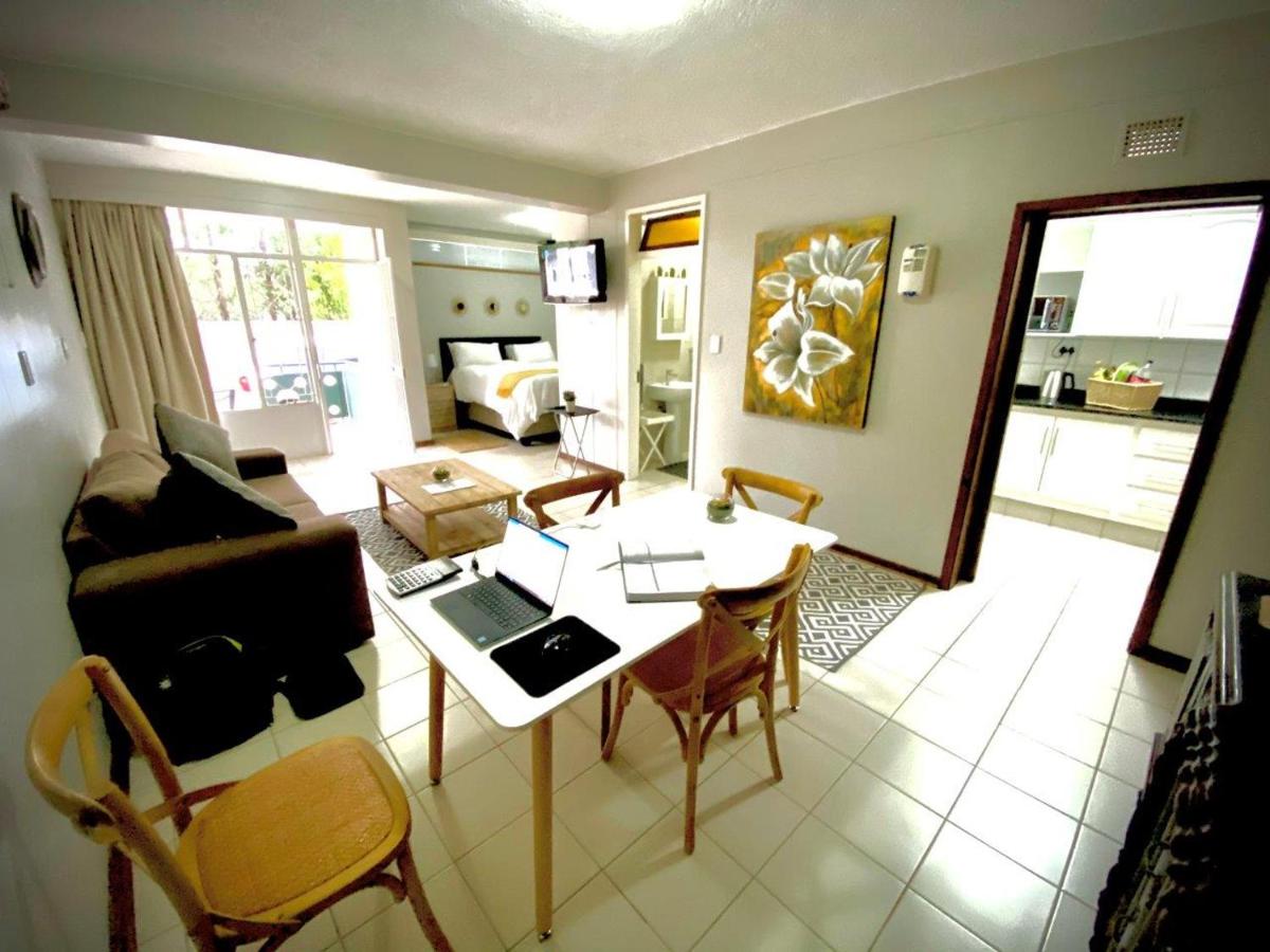 Laboria 102 & 103 - B&B
