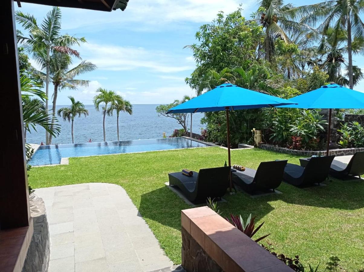 Absolute Beachfront, Paradise, 3BR Villa with Private Pool on 1200m2 of Tropical Land - B&B Tulamben