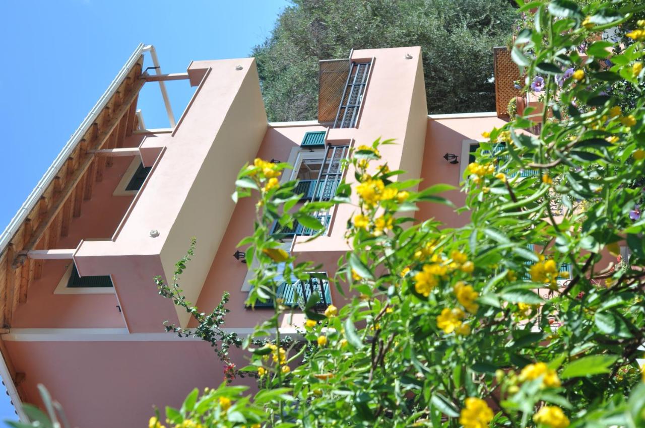 Appartamento Familiare con Vista Mare Parziale