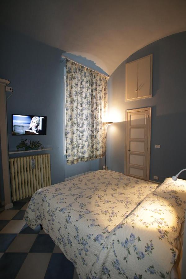 One-Bedroom Apartment with Balcony