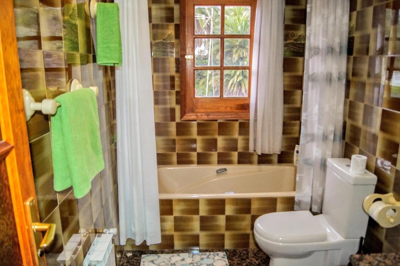 Twin Room with Shared Bathroom