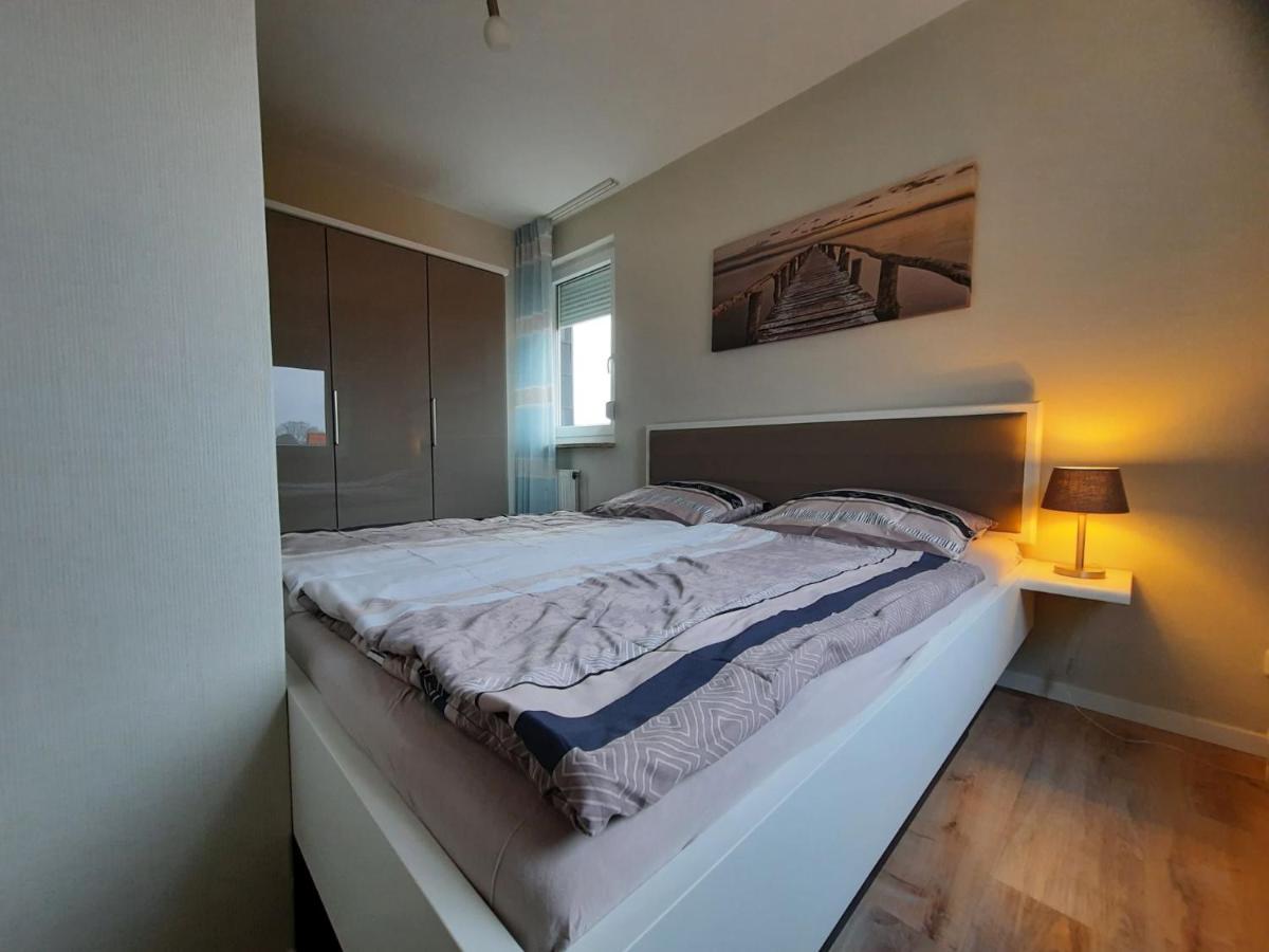 Apartment with Lake View