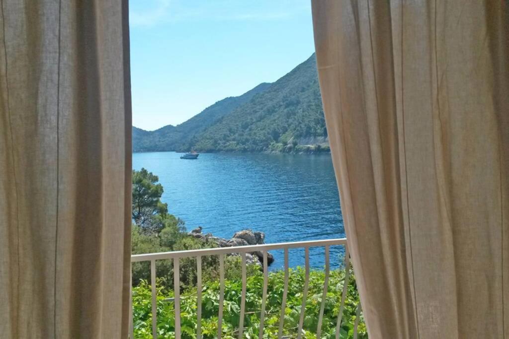 B&B Sobra - Mljet 2 You - seafront apartment 2+2 - Bed and Breakfast Sobra