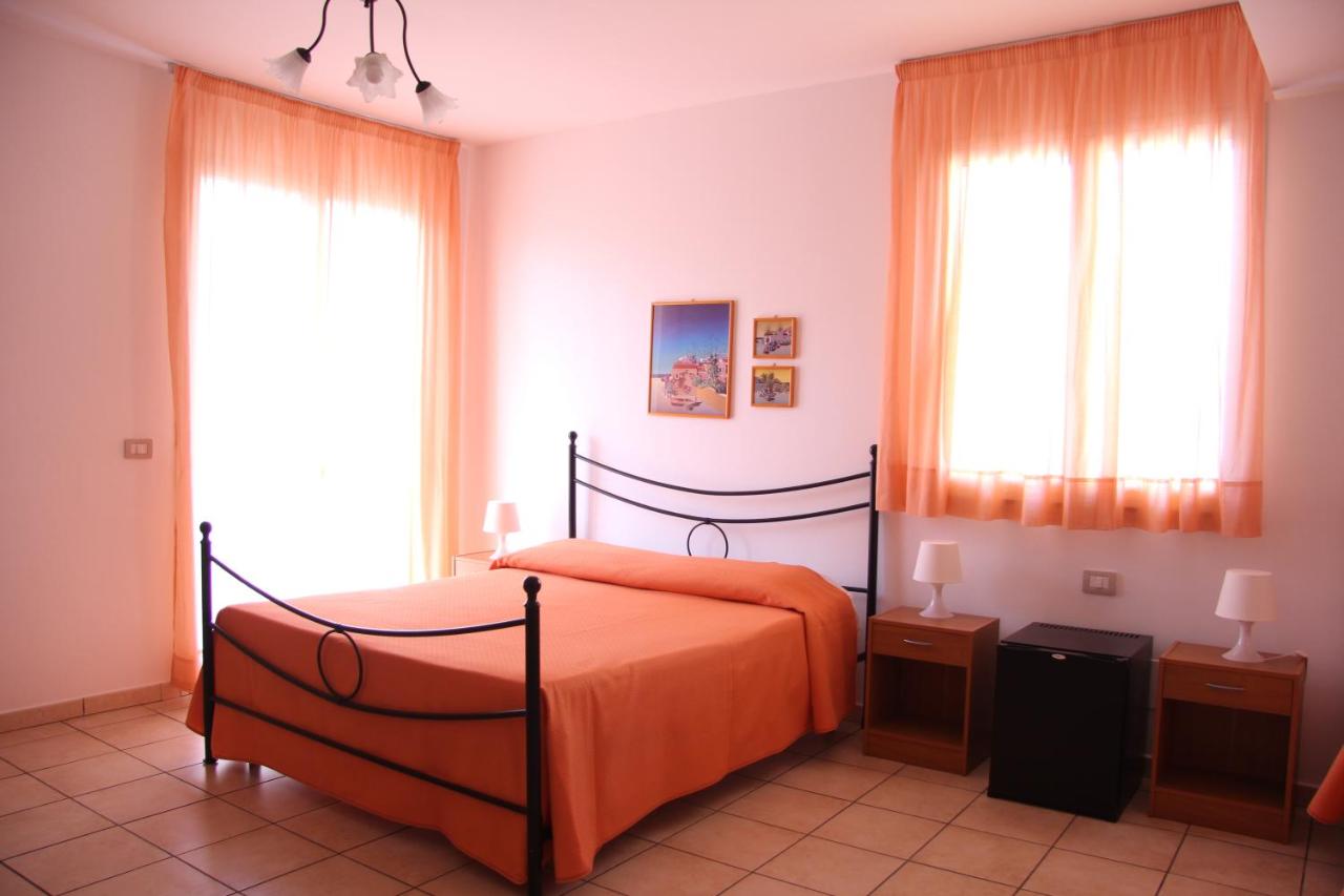 B&B Furci Siculo - Fragolina B&B - Bed and Breakfast Furci Siculo