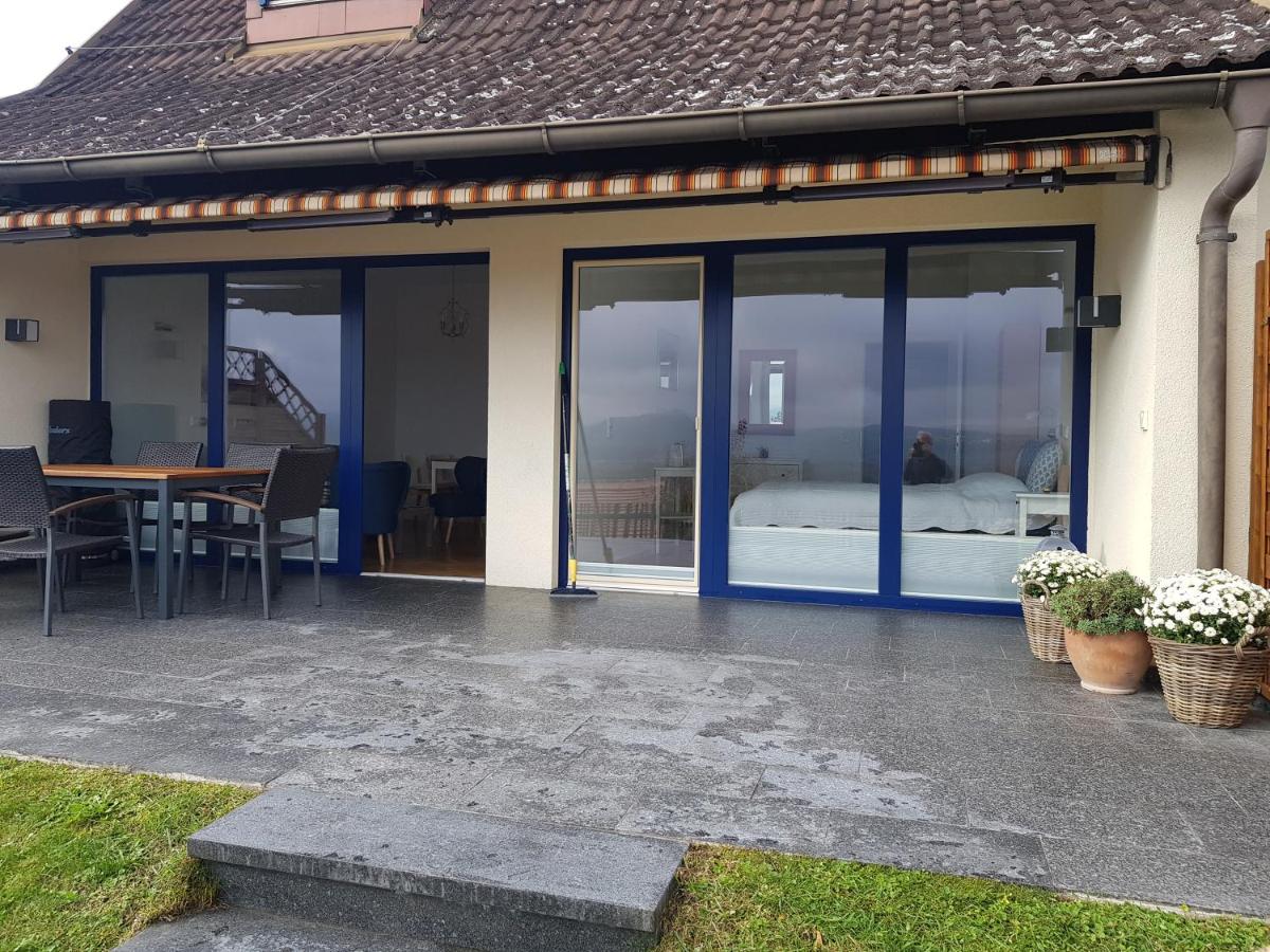 Blick über Krems mit Terrasse - Bed and Breakfast