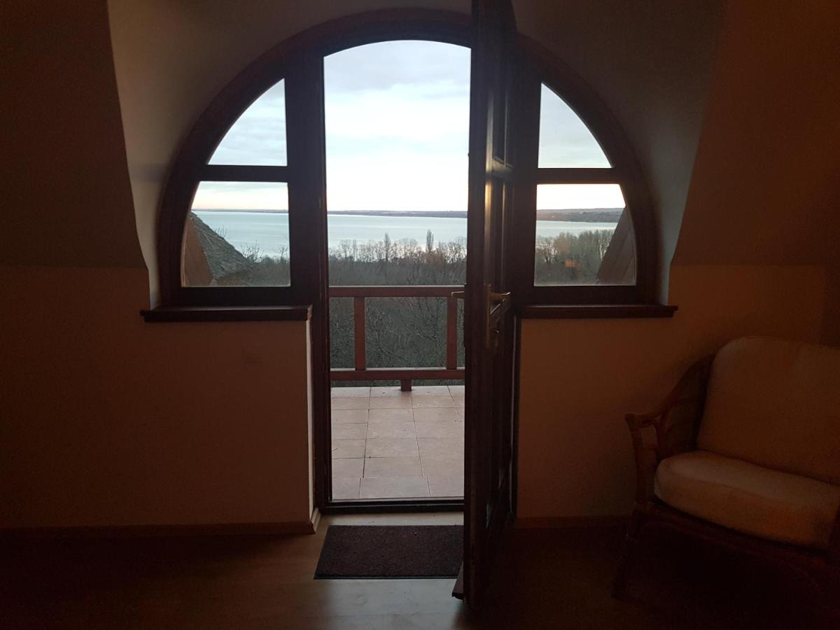 Villa Kőrózsa Vendégház Tihany - B&B
