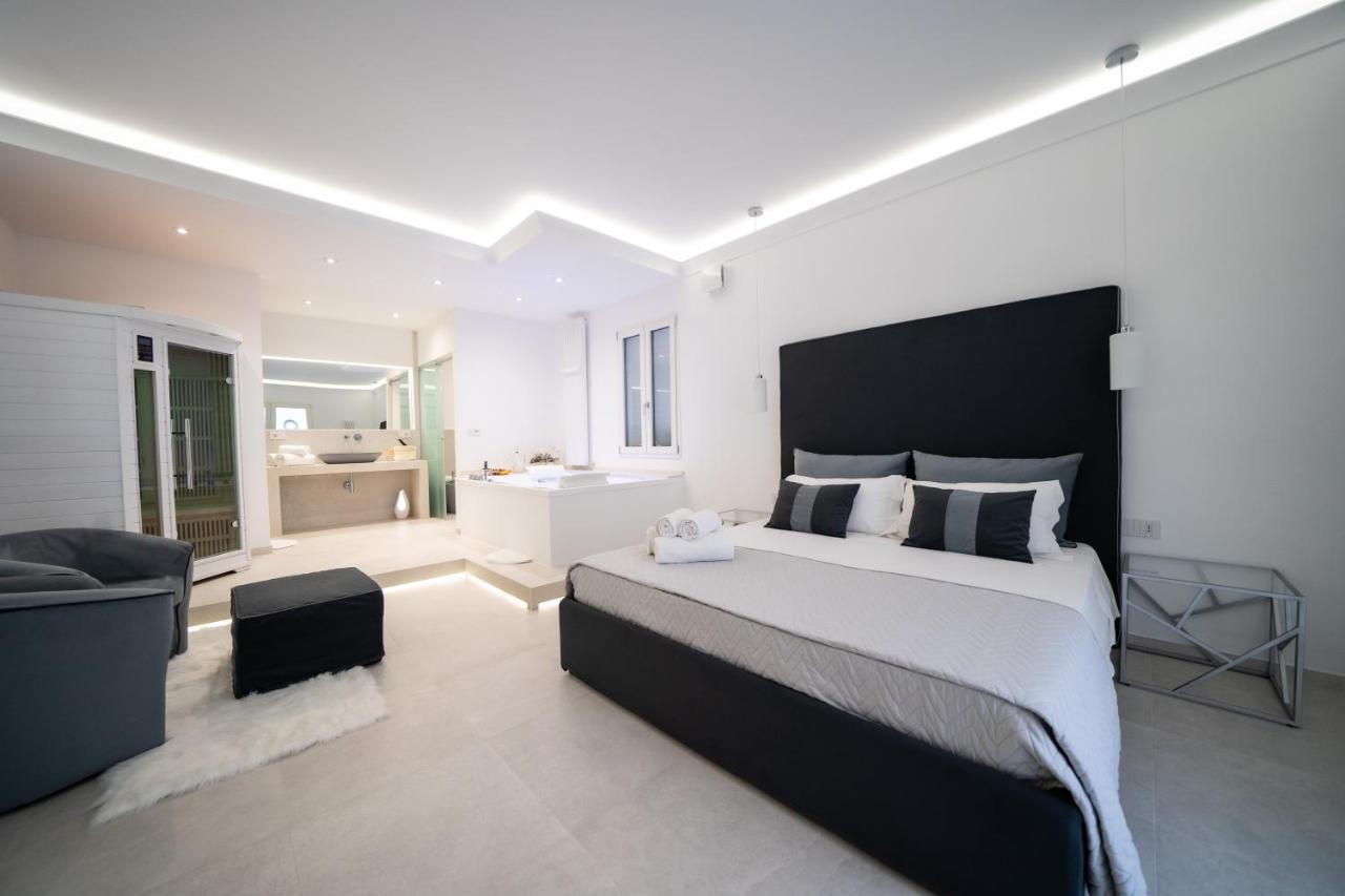 King Room with Spa Bath