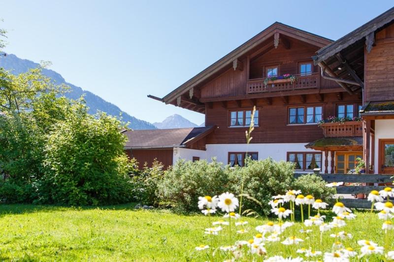 B&B Ruhpolding - Ferienwohnung Heidi Steinbacher - Bed and Breakfast Ruhpolding