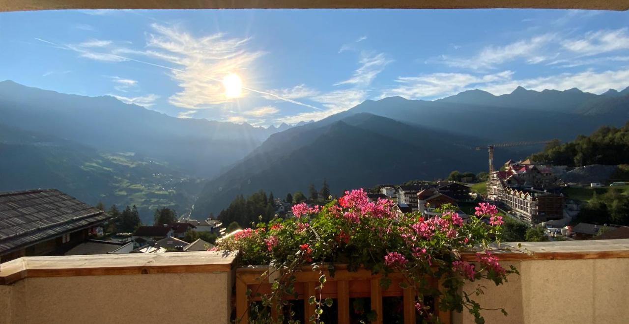 Apartment mit Balkon