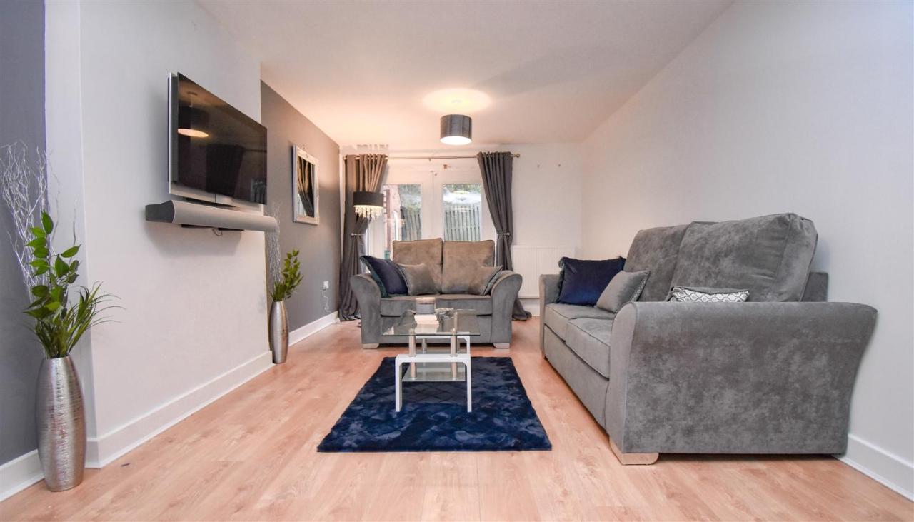 Foxley Place: MK City house for large groups - B&B