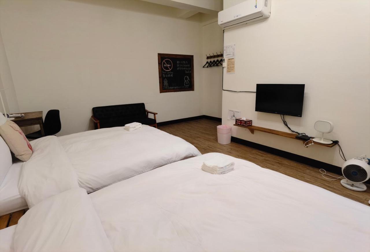 Exquisite Twin Room with Private Bathroom
