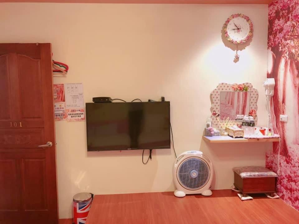 Japanese-Style Quadruple Room with Outside Bathroom