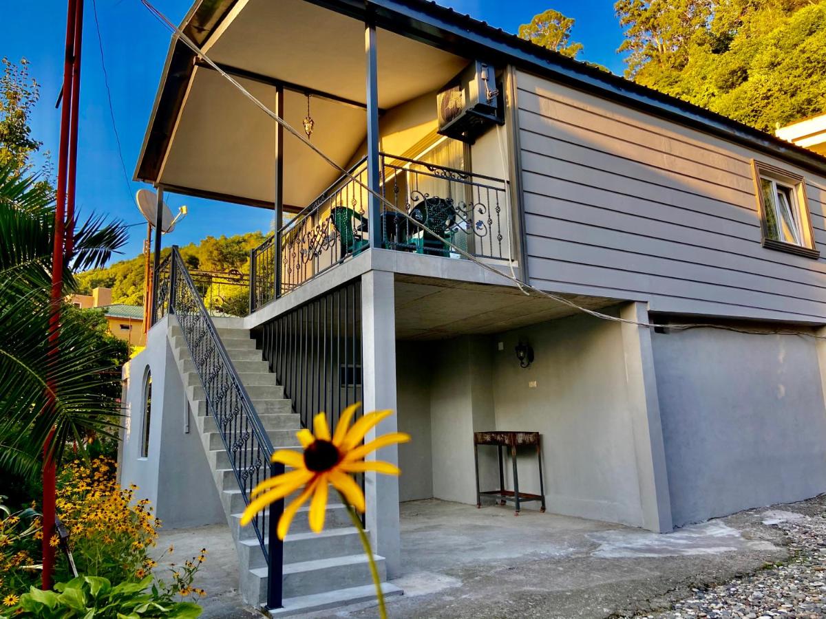 gray cottages - Ferienwohnung Batumi