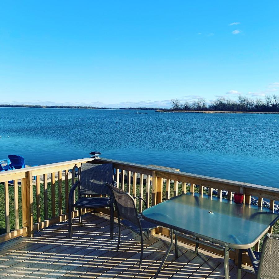 Bungalow - Water Front