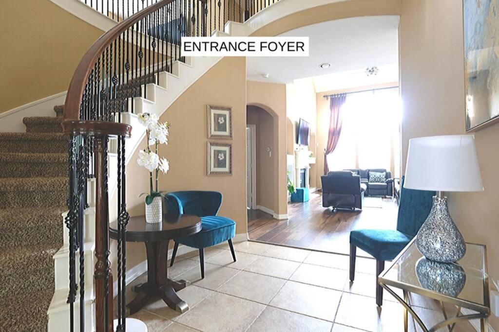 A HOUSE AS BIG AS TEXAS - Falcon - B&B