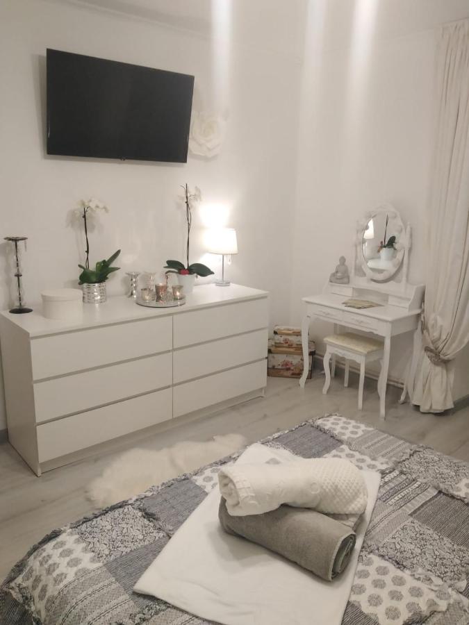La Monica 2 - Cazare Straja - Lupeni - Retezat - Parang - B&B Lupeni