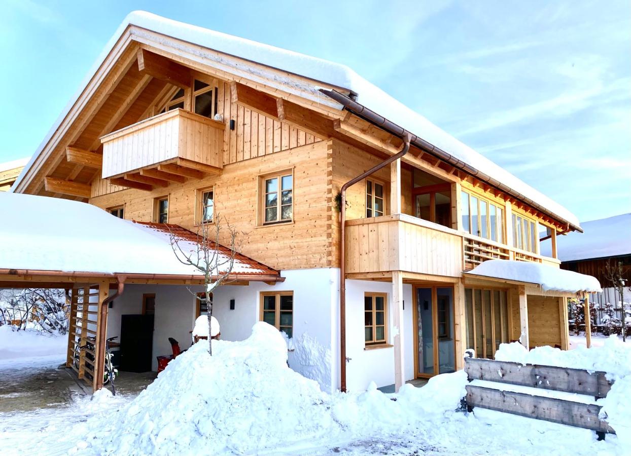 Apartment with Mountain View
