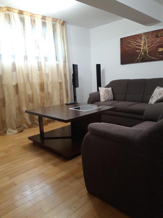 B&B Bukarest - Papas Apartments Bucureștii Noi - Bed and Breakfast Bukarest