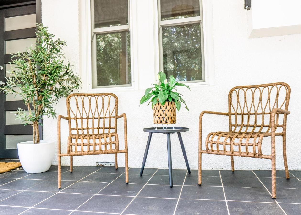 Elsie - City Living in a Big Home - Just book it! - Bed and Breakfast Wagga Wagga